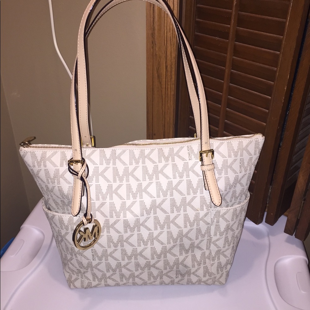 Michael Kors Medium Jet Set Logo Tote- Vanilla